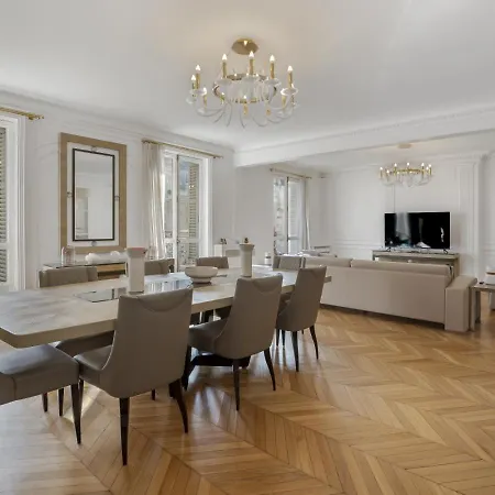 Luxury 5 Bed - Opposite Arc De Triomphe *