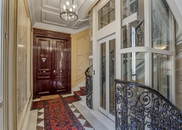 Daire Luxury 5 Bed - Opposite Arc De Triomphe *