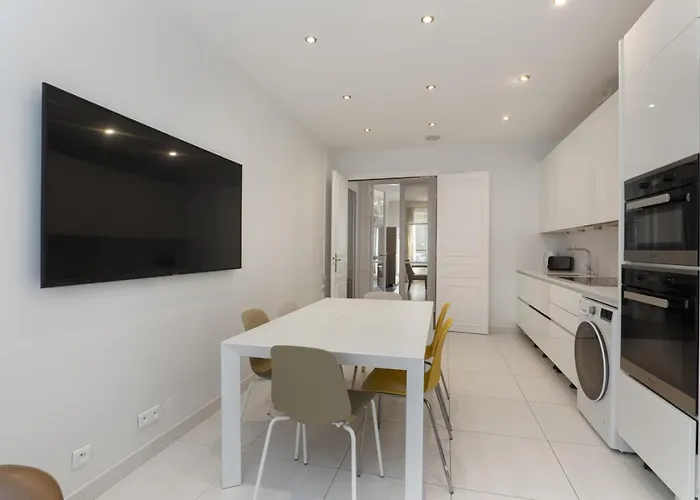 Luxury 5 Bed - Opposite Arc De Triomphe Paris