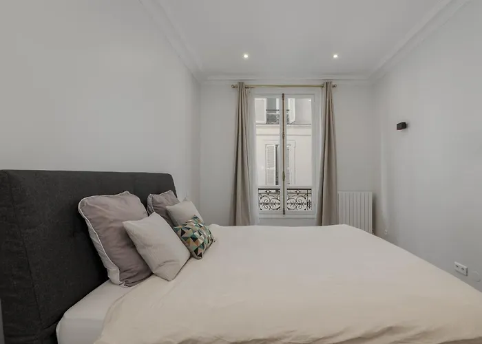 Daire Luxury 5 Bed - Opposite Arc De Triomphe