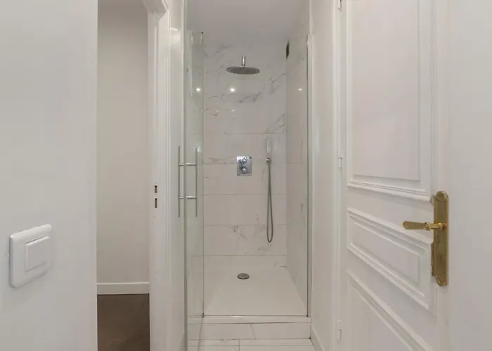 Daire Luxury 5 Bed - Opposite Arc De Triomphe *