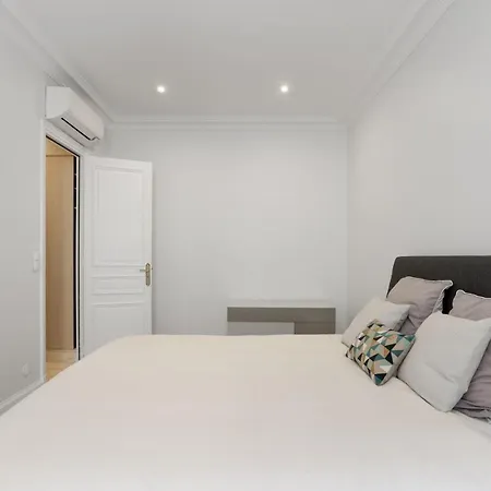 Luxury 5 Bed - Opposite Arc De Triomphe * פריז