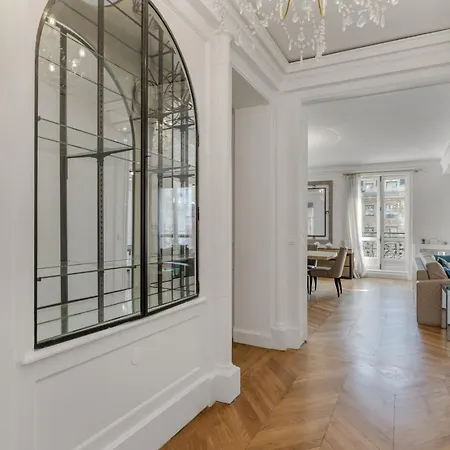 Luxury 5 Bed - Opposite Arc De Triomphe * פריז