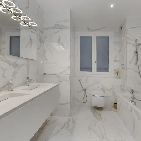 Luxury 5 Bed - Opposite Arc De Triomphe דירה פריז