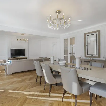 Luxury 5 Bed - Opposite Arc De Triomphe *