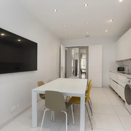 Luxury 5 Bed - Opposite Arc De Triomphe פריז