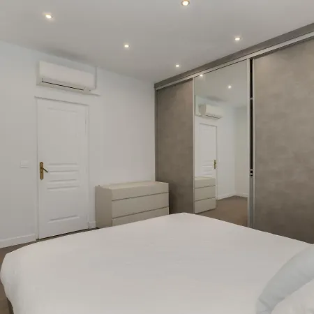 Luxury 5 Bed - Opposite Arc De Triomphe パリ