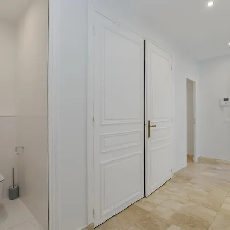 Luxury 5 Bed - Opposite Arc De Triomphe Apartment Paris