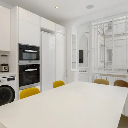 Luxury 5 Bed - Opposite Arc De Triomphe פריז
