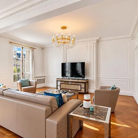 Luxury 5 Bed - Opposite Arc De Triomphe Apartment