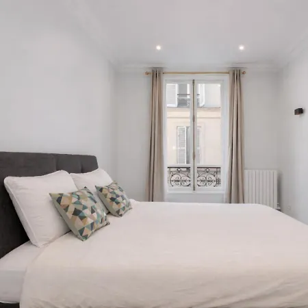 Luxury 5 Bed - Opposite Arc De Triomphe * Paris