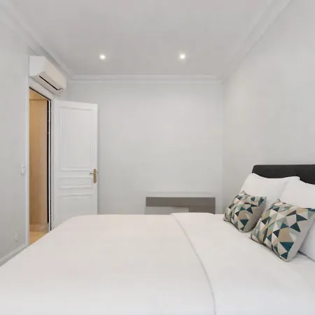 Luxury 5 Bed - Opposite Arc De Triomphe * Paris