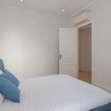 Luxury 5 Bed - Opposite Arc De Triomphe *