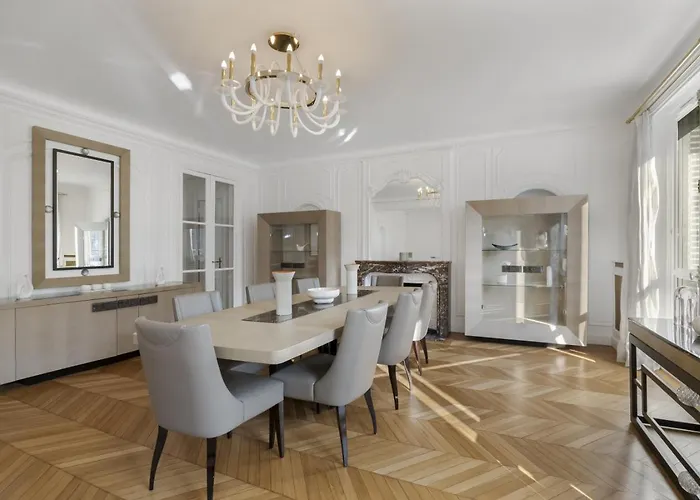 Luxury 5 Bed - Opposite Arc De Triomphe *