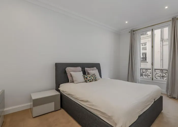Luxury 5 Bed - Opposite Arc De Triomphe Paříž