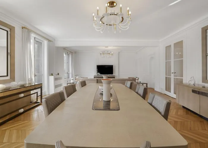 Luxury 5 Bed - Opposite Arc De Triomphe Apartmán Paříž