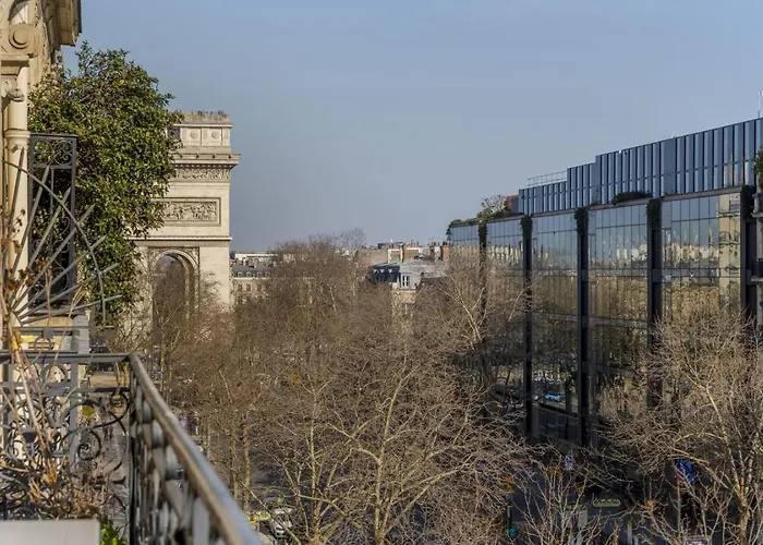 Luxury 5 Bed - Opposite Arc De Triomphe