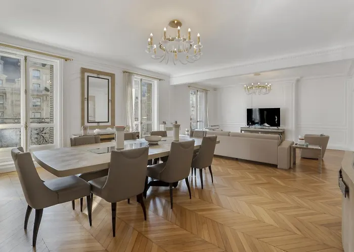 Luxury 5 Bed - Opposite Arc De Triomphe *