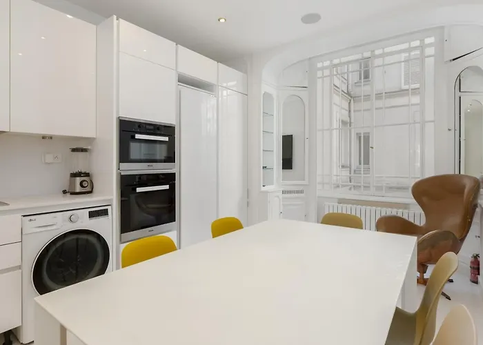 Luxury 5 Bed - Opposite Arc De Triomphe Paříž