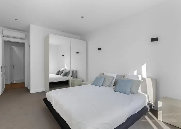 Luxury 5 Bed - Opposite Arc De Triomphe