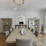 아파트 Luxury 5 Bed - Opposite Arc De Triomphe 파리
