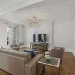 Luxury 5 Bed - Opposite Arc De Triomphe 아파트 *