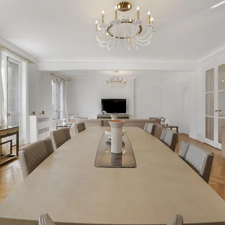 Luxury 5 Bed - Opposite Arc De Triomphe 아파트 파리
