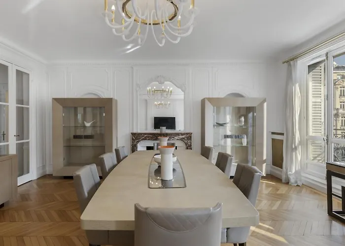 アパート Luxury 5 Bed - Opposite Arc De Triomphe パリ